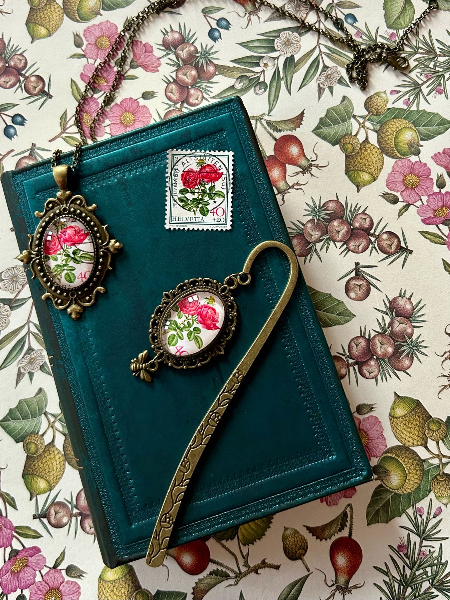 Collana romantica rose (francobollo Svizzera)